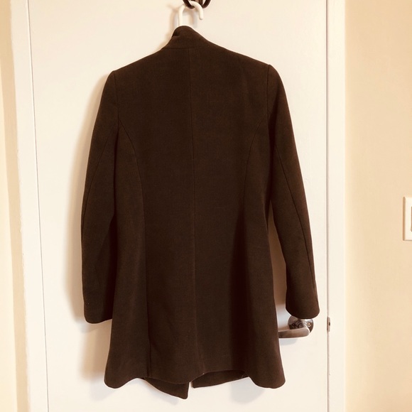 Warm and light good quality coat. - Picture 7 of 8